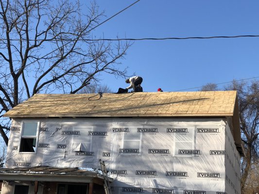 This house we remove the metal roof and we install new playwood and new shingles roofing