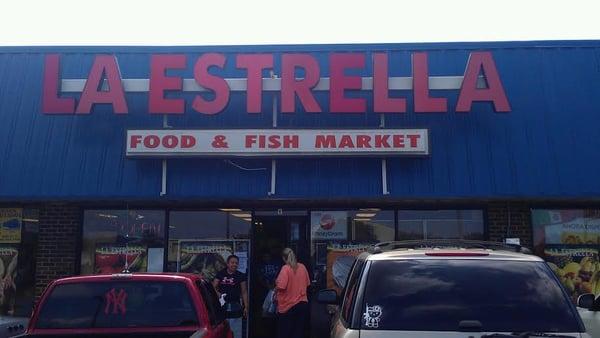 La Estrella façade...the are NO LONGER on 6th!