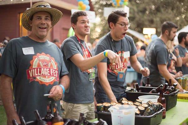 Happy Volunteers. Courtesy of Rocio Garcia Photography