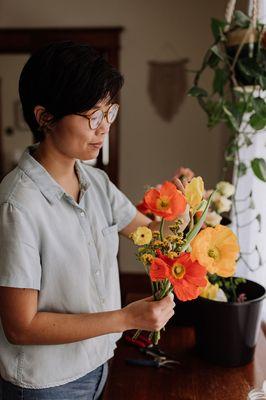 Gettysburg Wedding florist specializing in sustainable, seasonal floristry. Meet your neighborhood florist: Rebecca Muller.