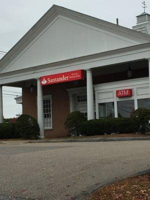 Santander Bank of Framingham -- 5 Whittier Street (Route 30 / Cochituate Road Junction), Framingham            Storefront