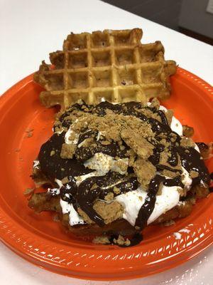 S'mores waffle