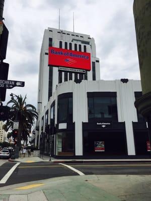 On the corner of Wilshire Bl and Cochran Ave.