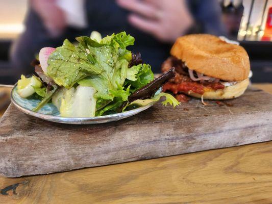 Better look at the lovely side salad with the pulpo panini.