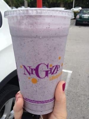 Blueberry pineapple with one scoop of Elite vanilla protein.