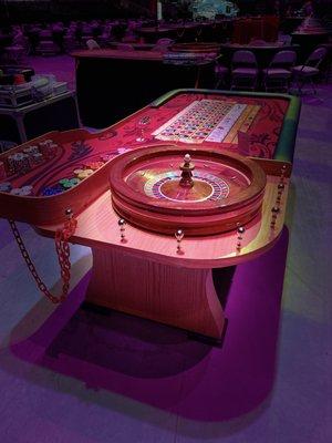 8' Roulette Table with 32" wheel, www.royalcasinoparties.com