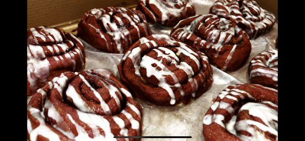 red velvet cinnamon rolls