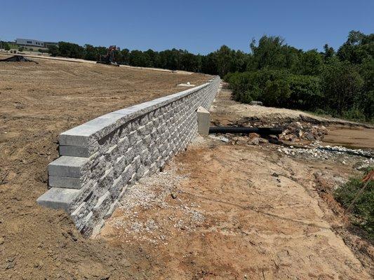 Commercial pad site retaining wall