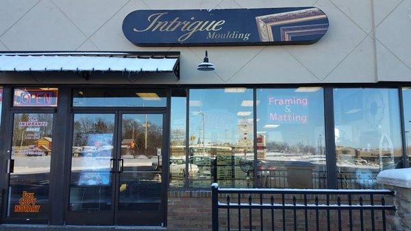 Flint's framing and home decor store, custom furniture, decorative painting classes and products and more!