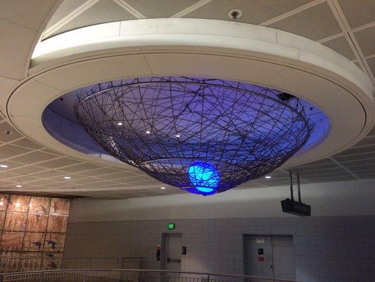 Bird's nest with egg sculpture in Soto Station