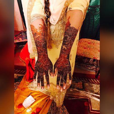 Hand Heena