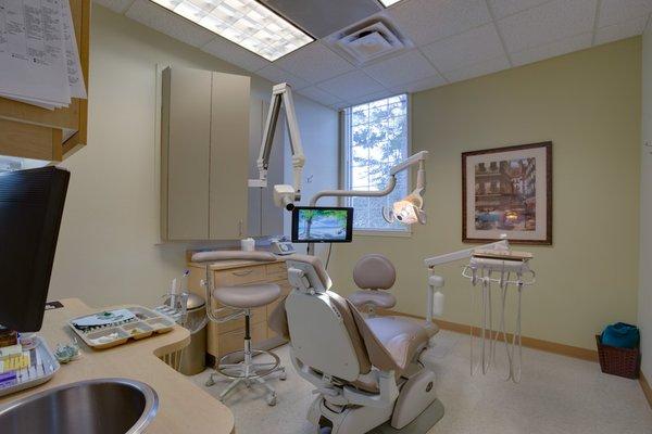 Patient treatment room at Dental Partners White Station office