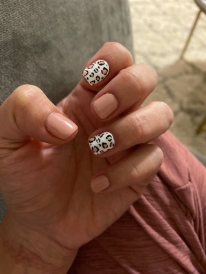 Leopard shellac manicure