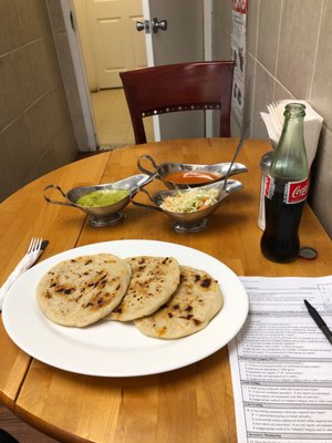 Pupusas chicharron.