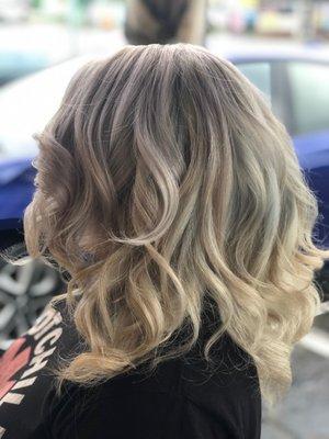 Balayage ombre blonde