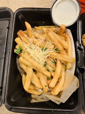 Garlic fries-Flavorful (best eaten hot and right away)