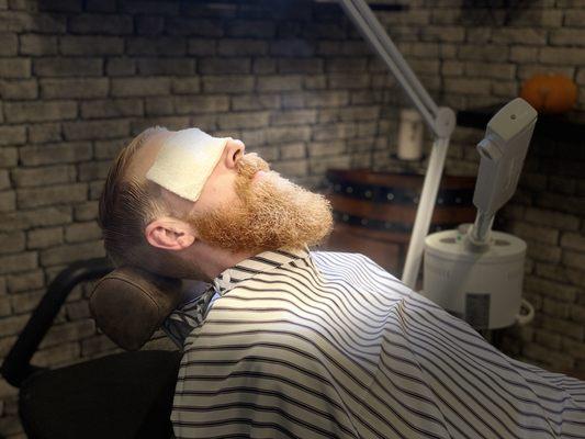 Signature Straight Razor Beard Trim