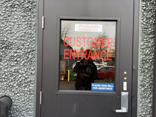 The customer entrance is marked.