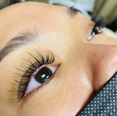 Classic set of lashes