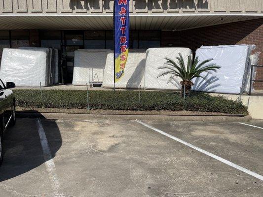 #mattress in #Storefront of #superdiscountmattress