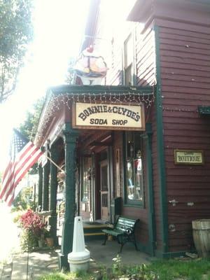 Bonnie And Clyde's Soda Shop