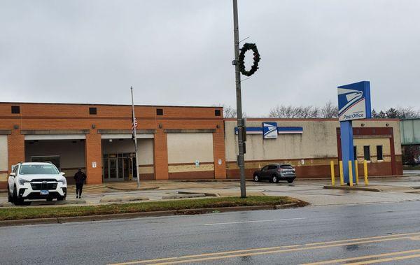 Frontage on Harlem Avenue