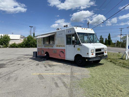 Food truck front