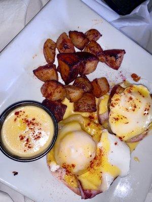 Eggs Benedict