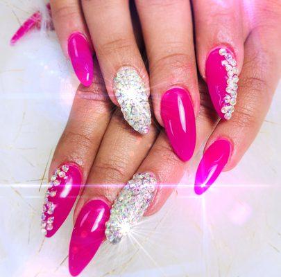 TOO Q NAILS & SPA 281-807-6060