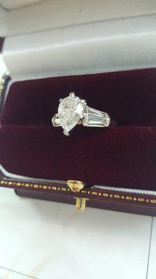 White Gold Pear Shape Diamond Engagement Ring 2ct