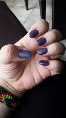 Bumpy uneven matte coat uneven nails