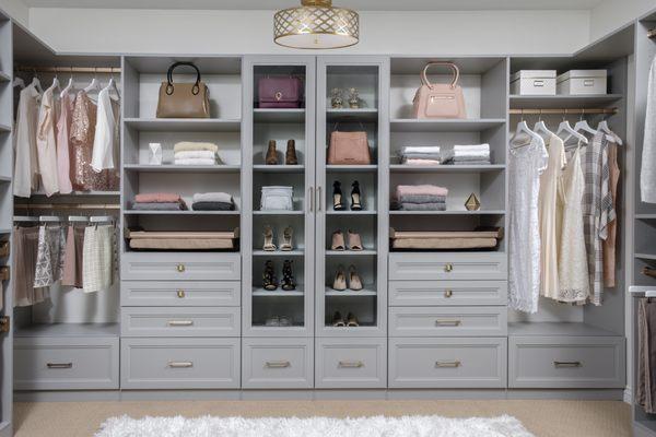 Master Closet in Color Cloud Grey