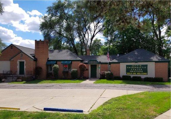 Jettie Chiropractic Center Farmington Hills 12 mile Location