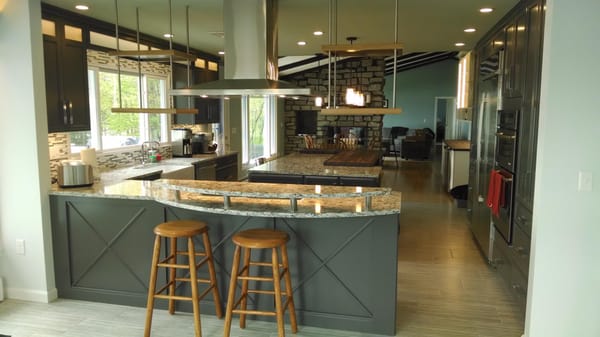 Here's a recent kitchen that we completed the electrical on. The kitchen was designed by Heather Alton and the General Contra...