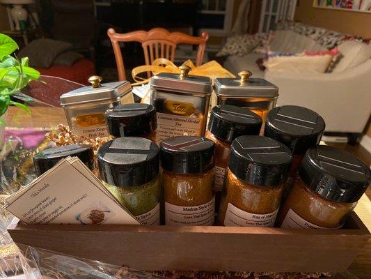 Yea and spice blend gift basket