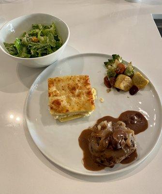 Caesar salad, filet with sautéed mushroom and onions and drinkable red wine Demi glacé sauce, roasted veggies, and ula (breadfruit) gratin.