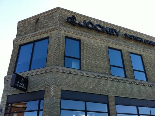 Jockey exterior