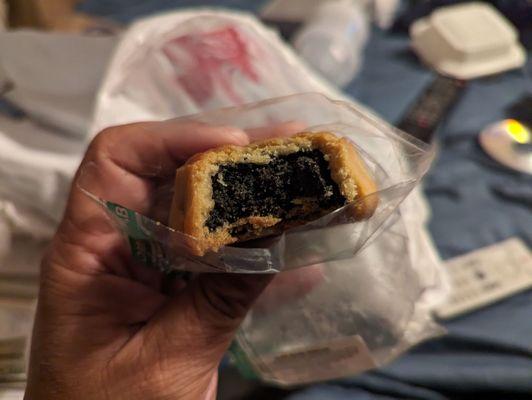 Black sesame moon cake filling