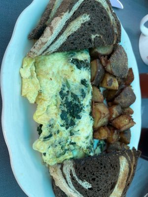 Spinach and feta omelette w/rye toast