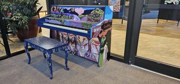 CUTE! Artsy piano at The Red Ciff Gallery. You can play it!