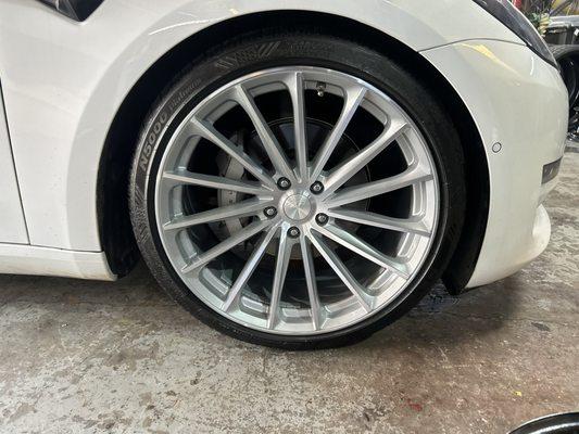 Perfect wheels.  Curbs are always in the way and now these look great.  Thanks