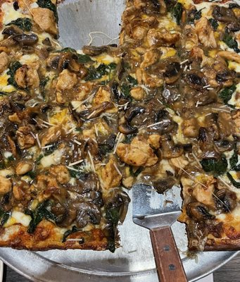 Absolutely fantastic Chicken Marsala Pizza!