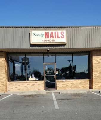 Great nail Shop with lots of workers to get you in and out fast with quality work.