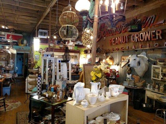 Hammer N Heels Antiques