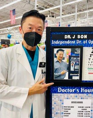 Pic of Dr. Son pointing at Dr. Son, pointing at Dr. Son, pointing at... (How many years back?)