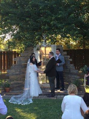 Such and intimate ceremony