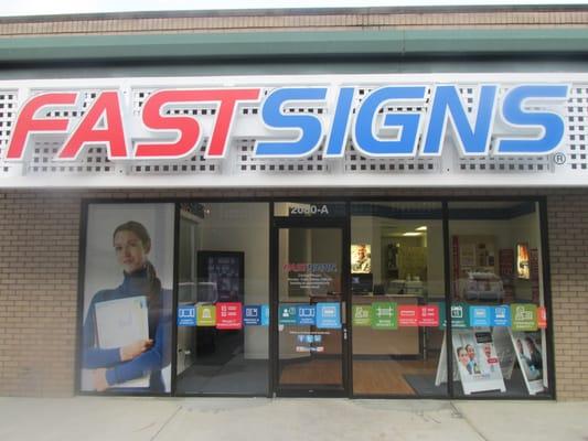 Sign shop located in North Charleston. Serving N. Charleston, Mt. Pleasant, Ladson, Goose Creek, and surrounding area.