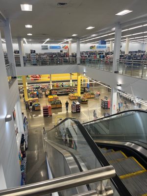 2nd level escalator