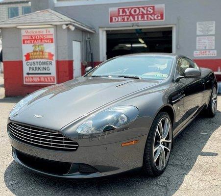 Detailed Aston Martin DB9