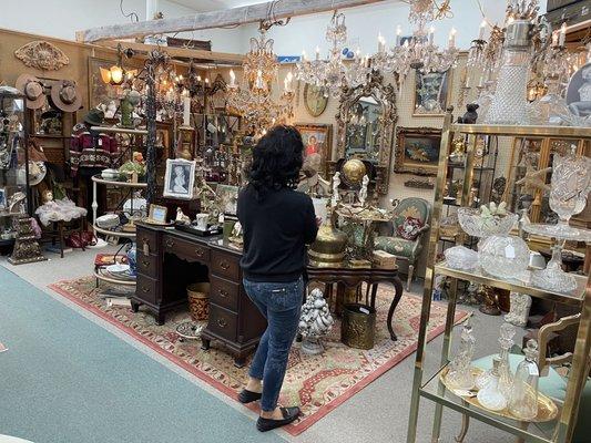 Lovejoy's Antiques & Collectibles